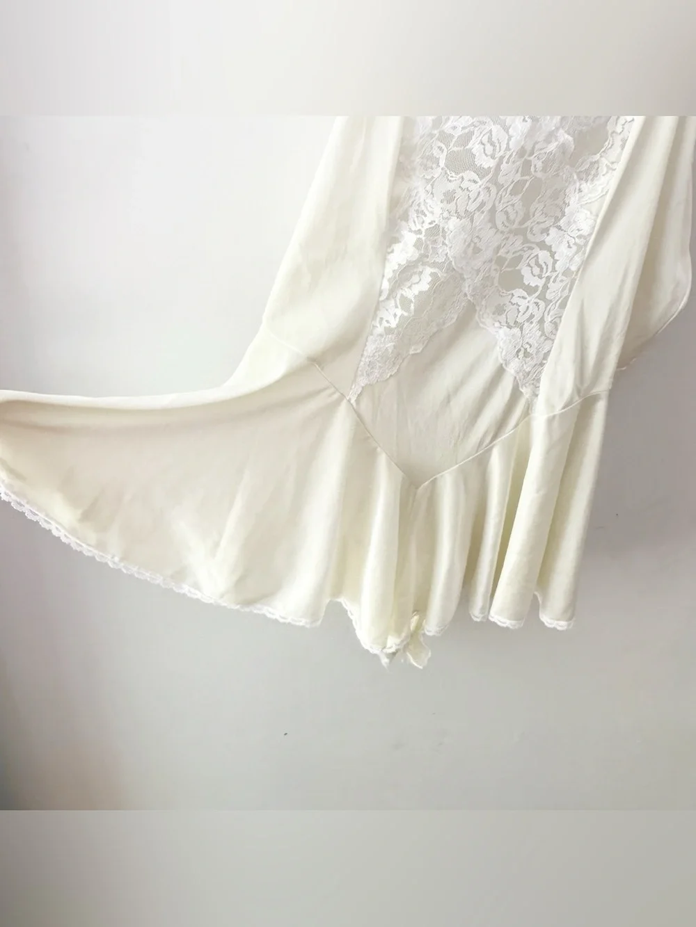 Vintage Women Lace Satin Romper Nightie Sexy Feminine Retro Pinup 70s 80s - Picture 3 of 7